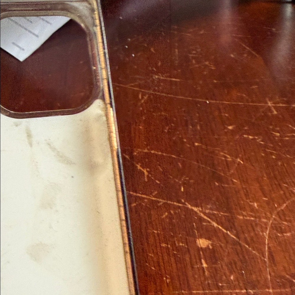 Luxurious Cream Crocodile Pattern Phone Case - Picture 3 of 3